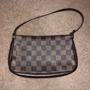 Louis Vuitton Pochette - Authentic